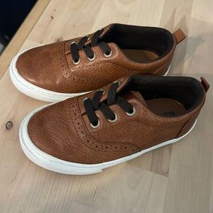 Old Navy boys shoes size 8